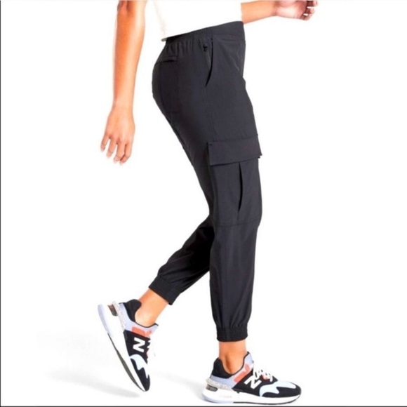 Athleta | CHELSEA CARGO PANT in Black, Size 8 - Picture 3 of 9
